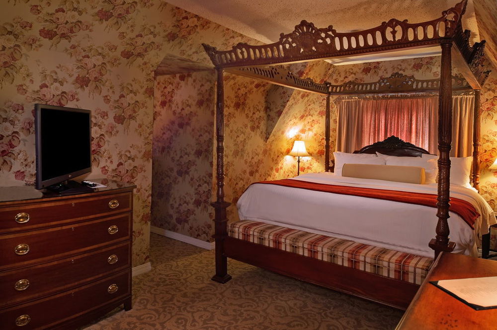 Seven Gables Inn, St Louis West, A Tribute Portfolio Hotel Clayton Zimmer foto