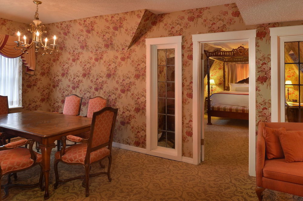 Seven Gables Inn, St Louis West, A Tribute Portfolio Hotel Clayton Zimmer foto